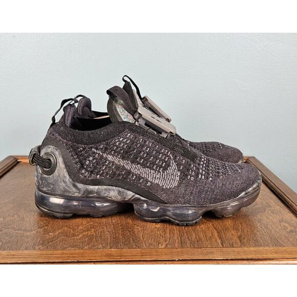 Nike Air‎ Vapormax Sz 6.5 2020 Flyknit FK TRIPLE BLACK DARK GREY - Picture 5 of 16